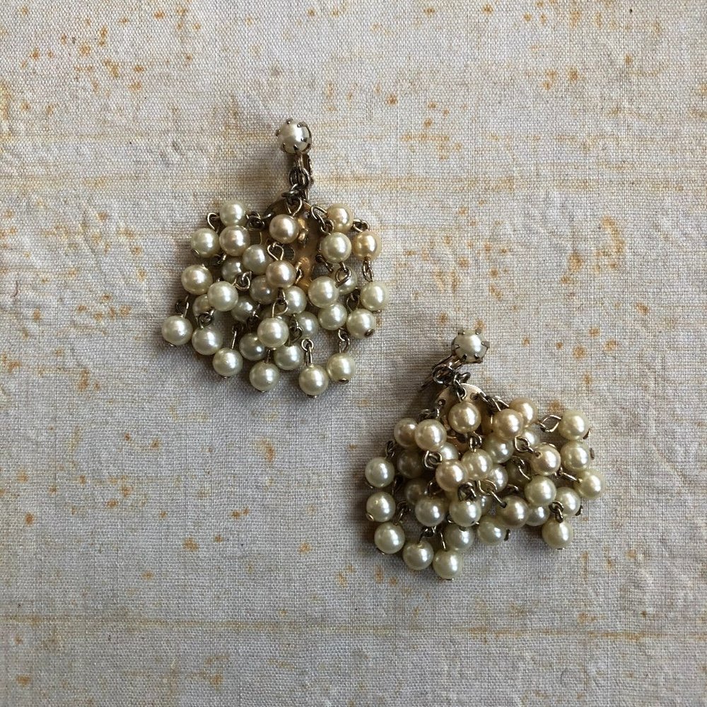 Stunning Vintage Glass Pearl Cascade Earrings - Picture 4 of 4